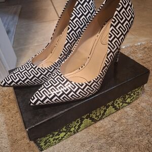Black and White Geometric Women's Heels